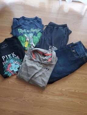 π Mens Clothing Lot (L/XL)
